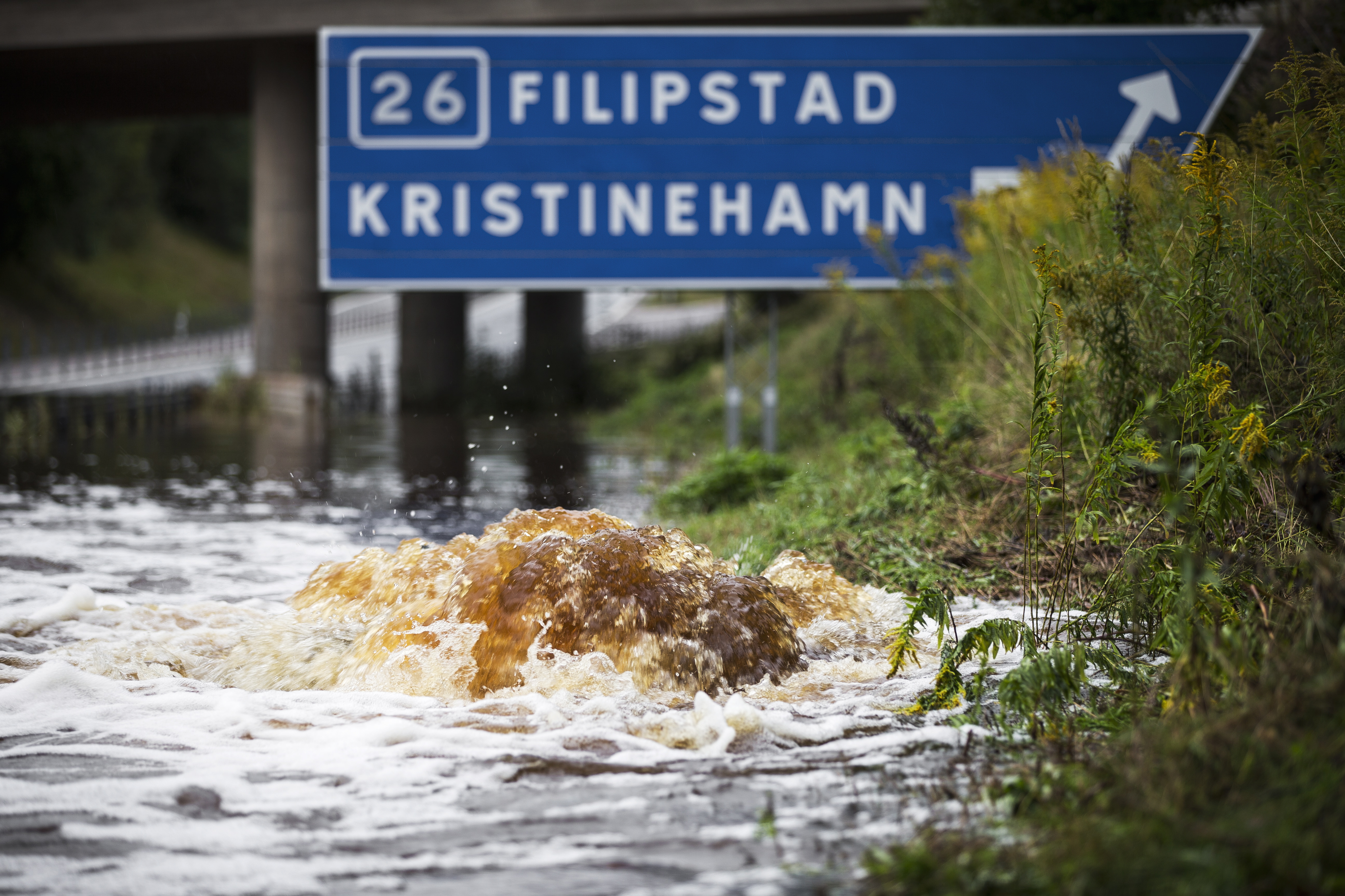 Översvämning av väg i Värmland