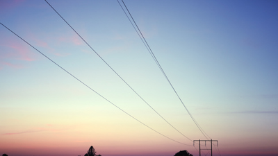 Elnät i soluppgång